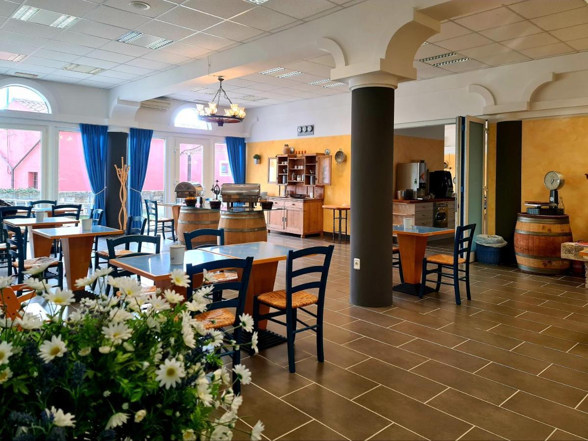 Hotel Stara Sola - Oleander Resort Korte エクステリア 写真