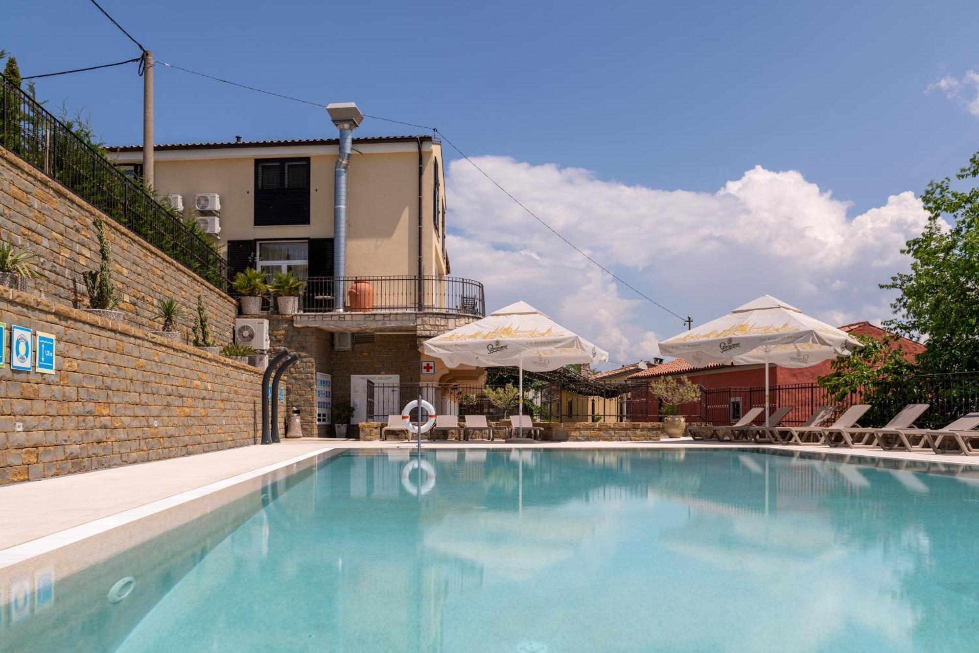 Hotel Stara Sola - Oleander Resort Korte エクステリア 写真