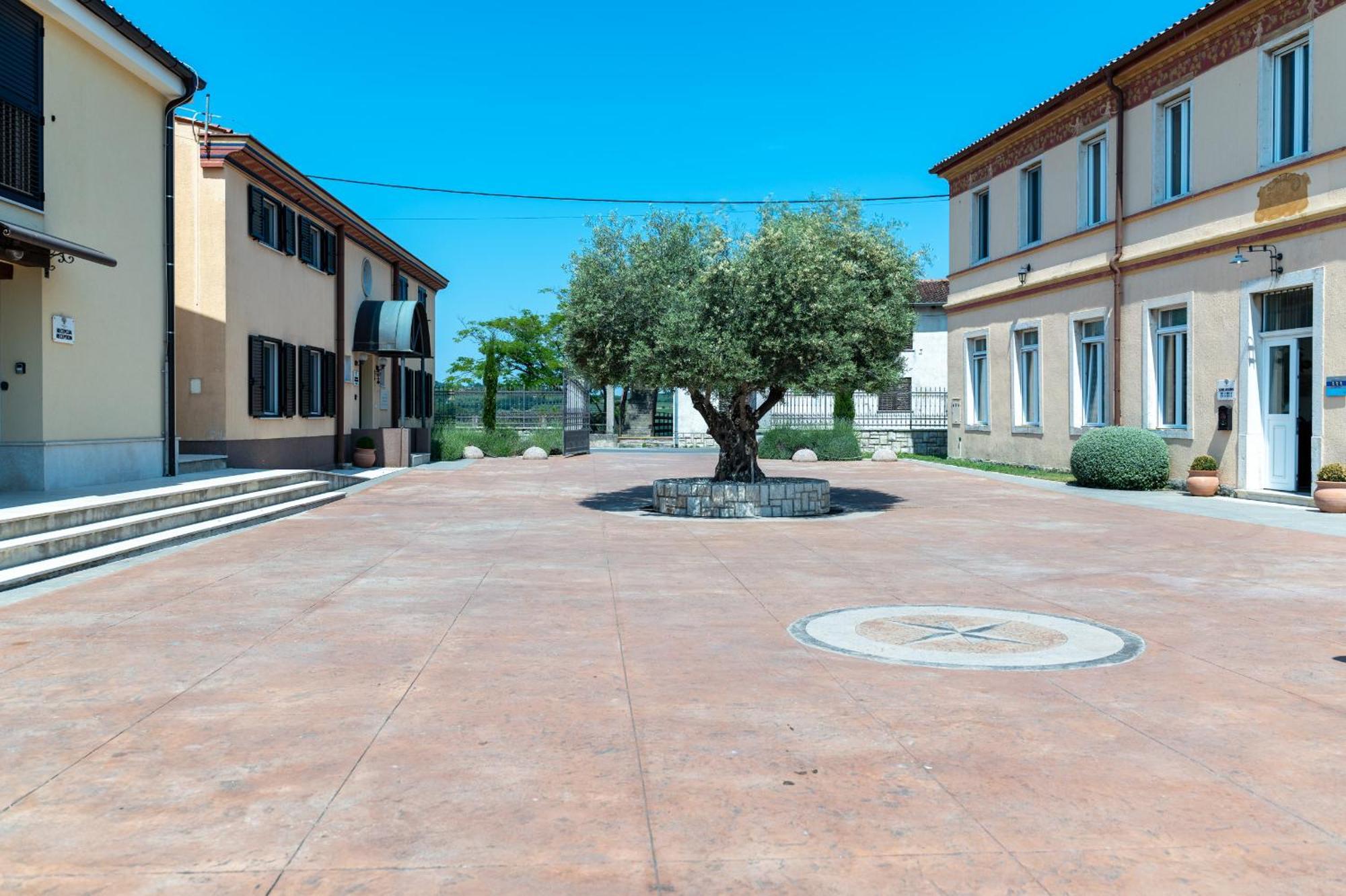 Hotel Stara Sola - Oleander Resort Korte エクステリア 写真