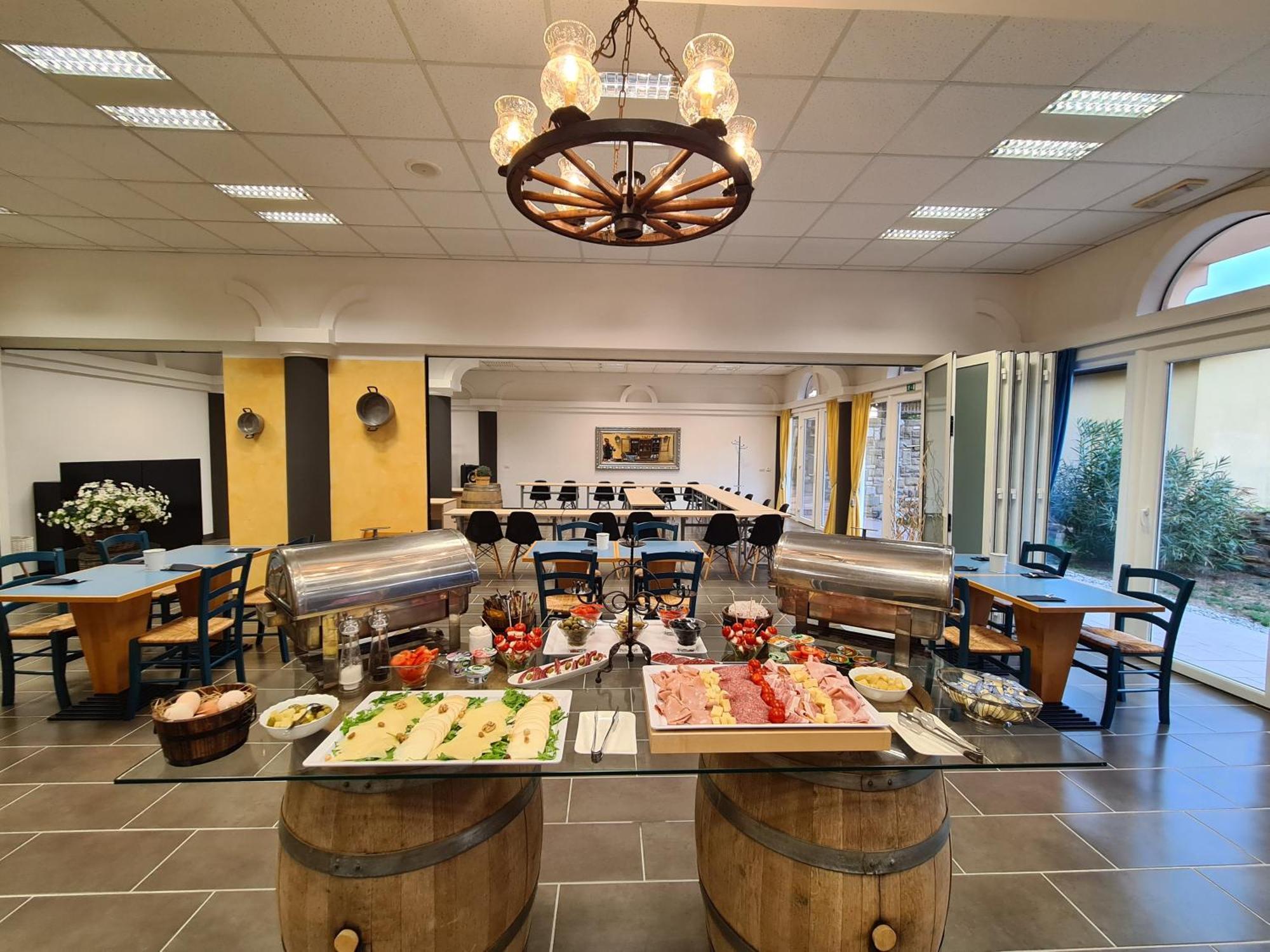 Hotel Stara Sola - Oleander Resort Korte エクステリア 写真