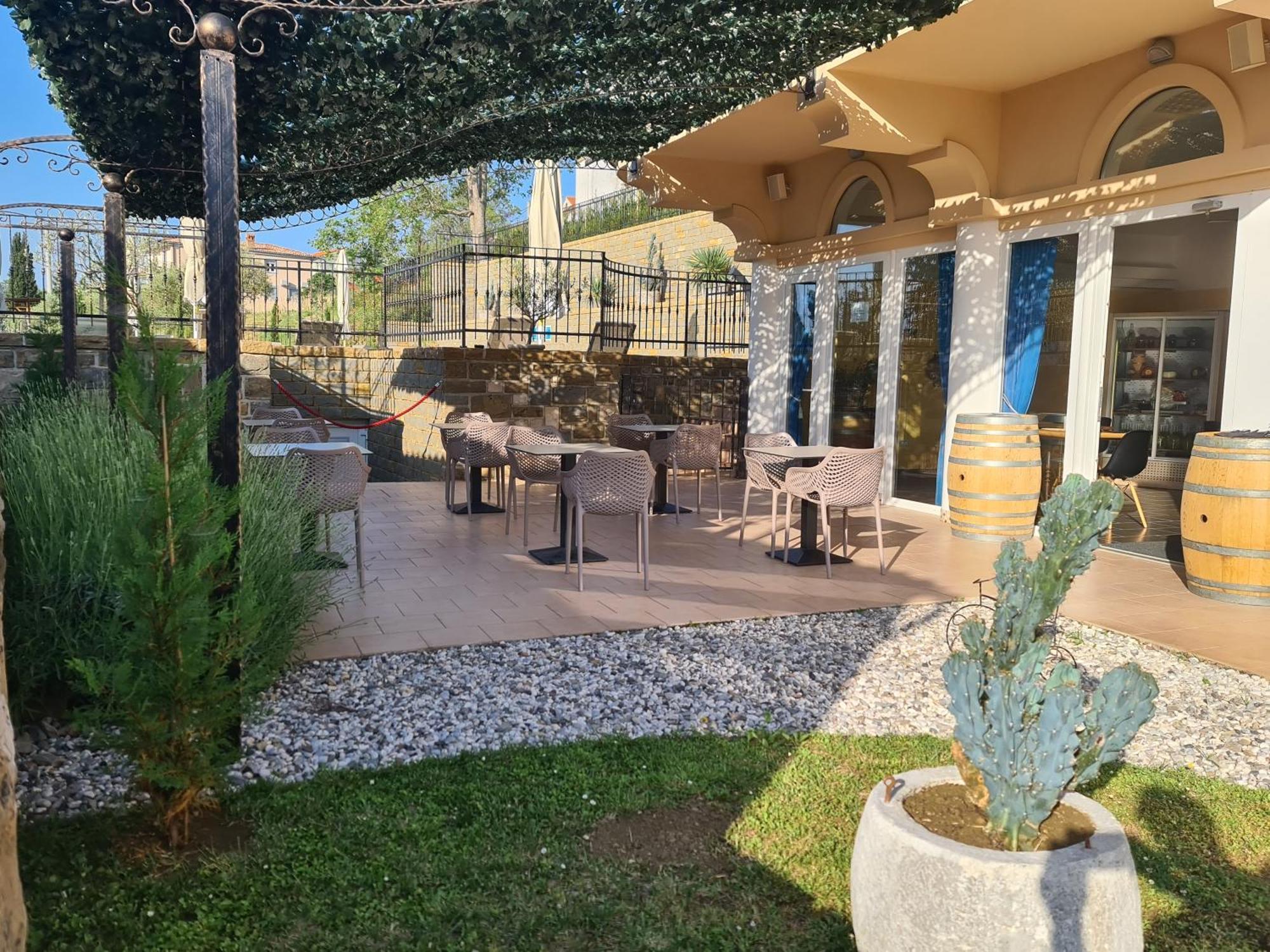 Hotel Stara Sola - Oleander Resort Korte エクステリア 写真