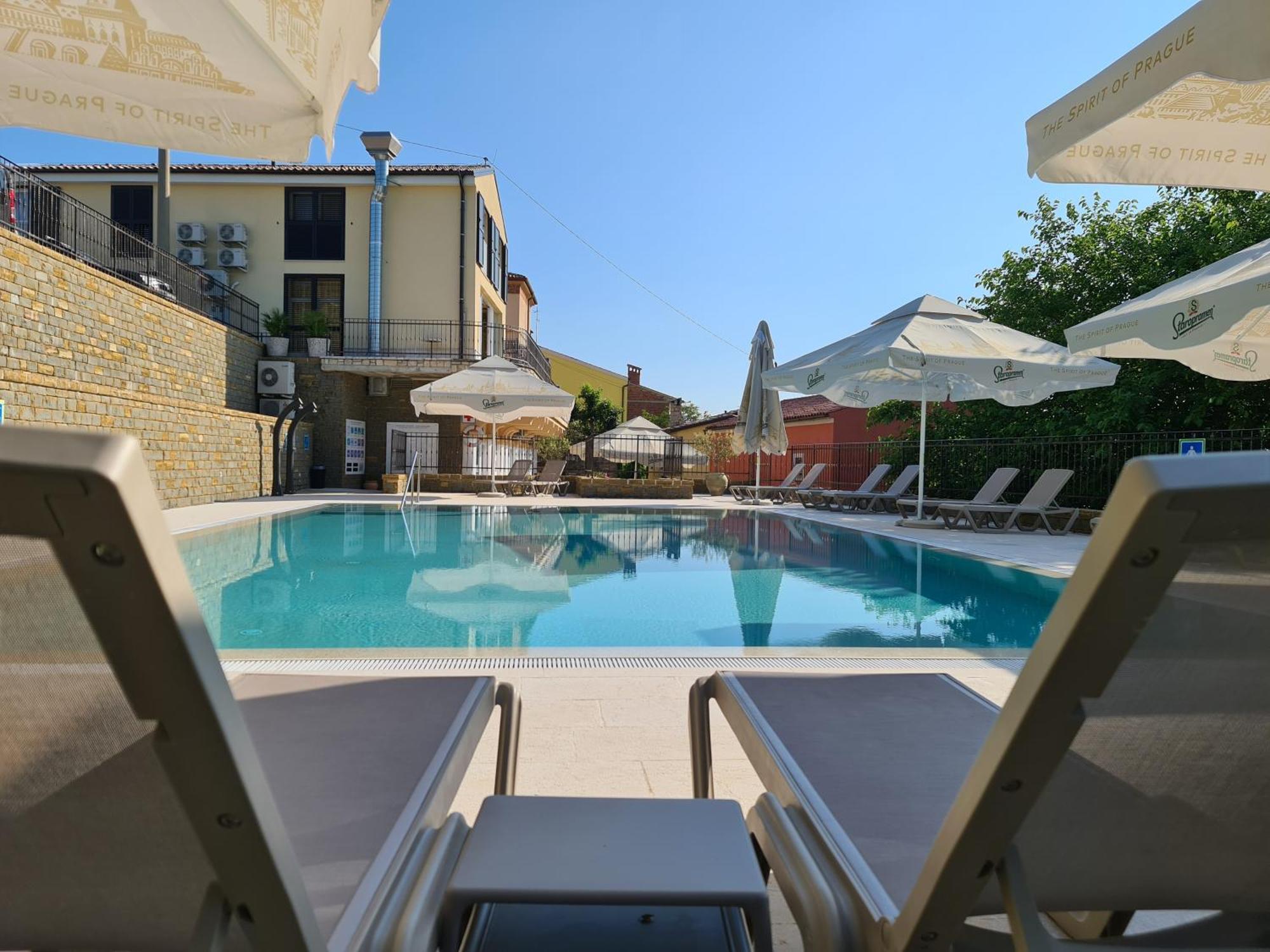 Hotel Stara Sola - Oleander Resort Korte エクステリア 写真